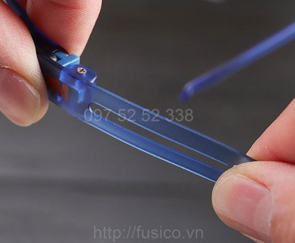 Kính bảo hộ chống bụi tia UV SF3701ASGAF