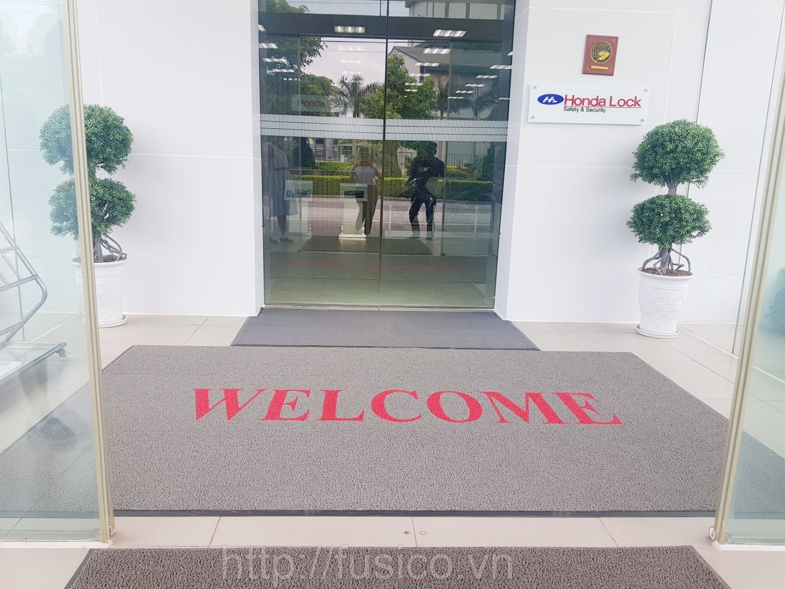 Ảnh thực tế thảm chùi chân 3M 6850 khu vực ra vào