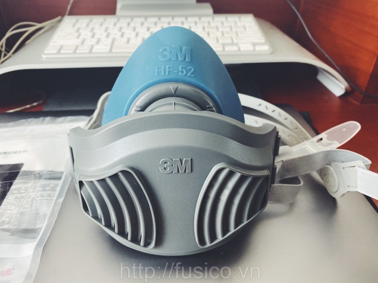 Tấm lọc bụi 3M 3744K kết hợp với mặt nạ nửa mặt 3M HF52 và nắp giữ phin lọc 3M 3700